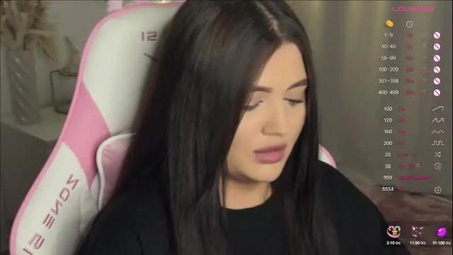 Image 12 of moonrenata Stream on Chaturbate on 22 days ago