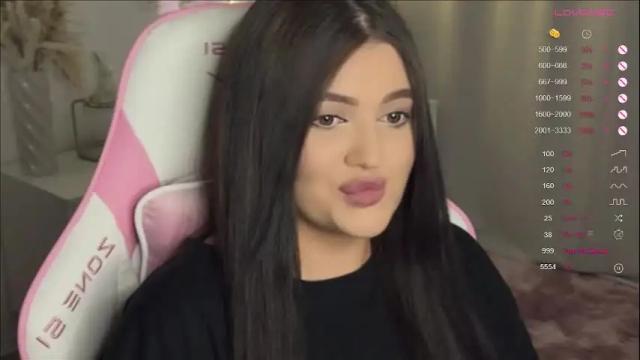 Image 4 of moonrenata Stream on Chaturbate on 22 days ago