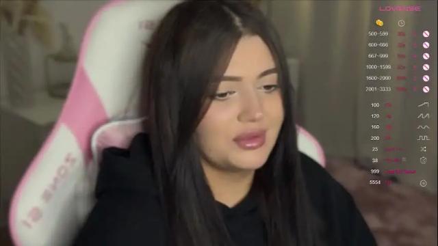 Image 11 of moonrenata Stream on Chaturbate on 21 days ago
