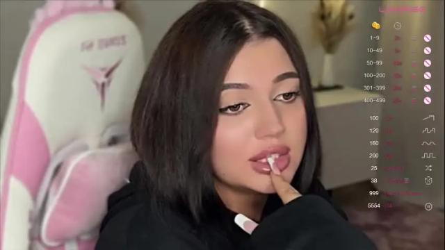 Image 12 of moonrenata Stream on Chaturbate on 12 days ago