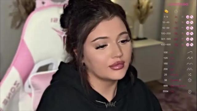 Image 11 of moonrenata Stream on Chaturbate on 6 days ago