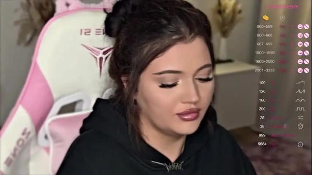 Image 12 of moonrenata Stream on Chaturbate on 6 days ago
