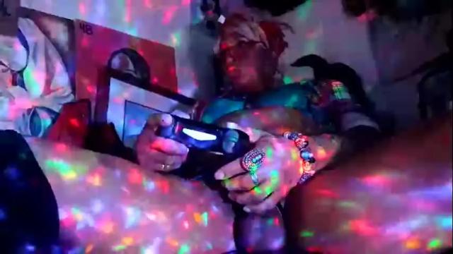 Image 10 of moontox Stream on Chaturbate on 2 months ago