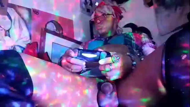 Image 8 of moontox Stream on Chaturbate on 2 months ago