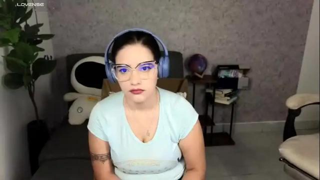 Image 2 of moonwoman_ Stream on Chaturbate on 1 month ago