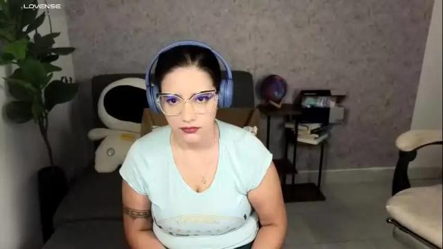 Image 3 of moonwoman_ Stream on Chaturbate on 1 month ago