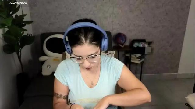 Image 4 of moonwoman_ Stream on Chaturbate on 1 month ago