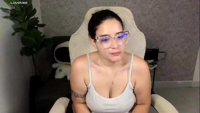 Image 2 of moonwoman_ Stream on Chaturbate on 1 month ago