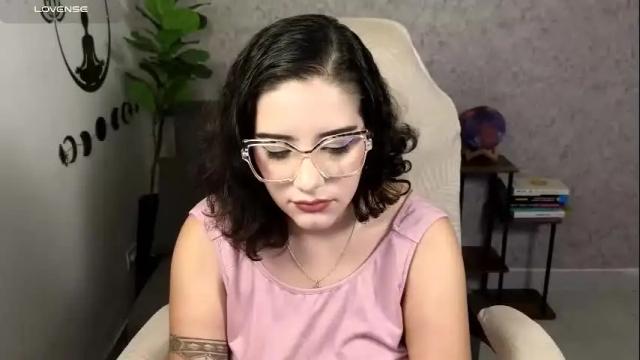 Image 8 of moonwoman_ Stream on Chaturbate on 1 day ago