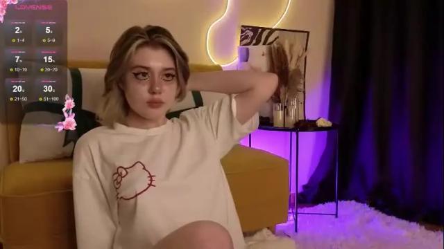 Image 4 of moore_iris Stream on Chaturbate on 1 month ago