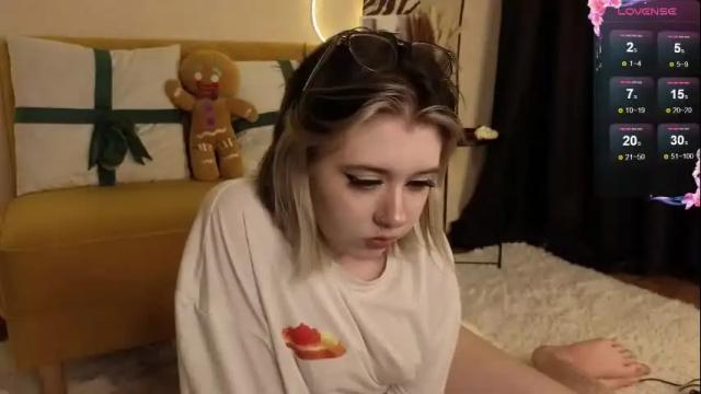 Image 10 of moore_iris Stream on Chaturbate on 1 month ago
