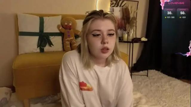 Image 3 of moore_iris Stream on Chaturbate on 1 month ago