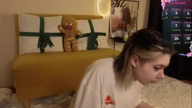 Image 4 of moore_iris Stream on Chaturbate on 1 month ago