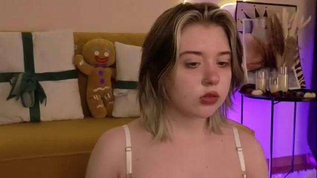 Image 2 of moore_iris Stream on Chaturbate on 28 days ago