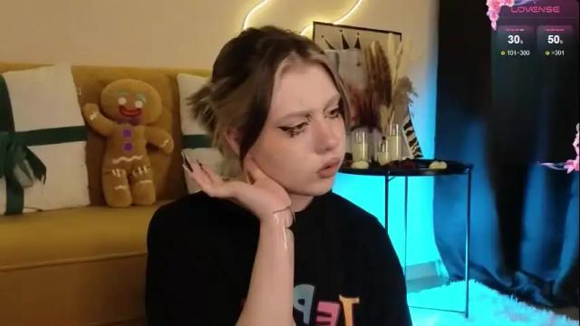 Image 10 of moore_iris Stream on Chaturbate on 25 days ago