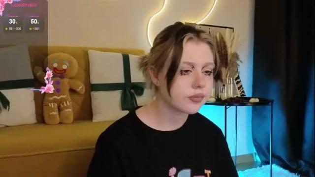 Image 3 of moore_iris Stream on Chaturbate on 25 days ago