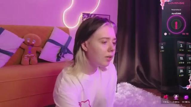 Image 2 of moore_iris Stream on Chaturbate on 11 days ago