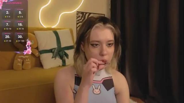 Image 2 of moore_iris Stream on Chaturbate on 2 days ago