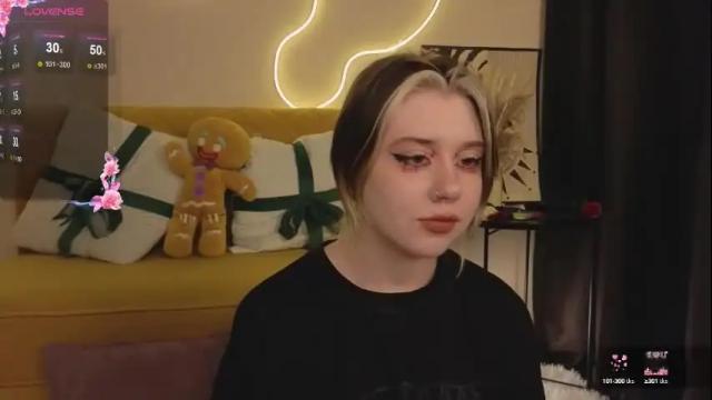 Image 10 of moore_iris Stream on Chaturbate on 4 months ago