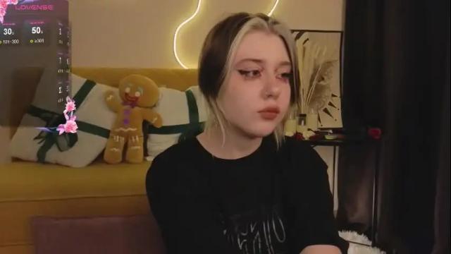 Image 11 of moore_iris Stream on Chaturbate on 4 months ago