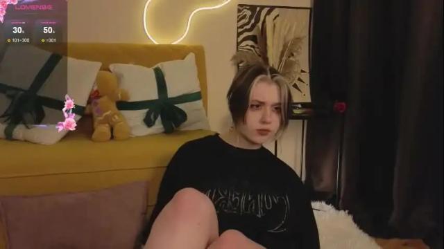 Image 6 of moore_iris Stream on Chaturbate on 4 months ago