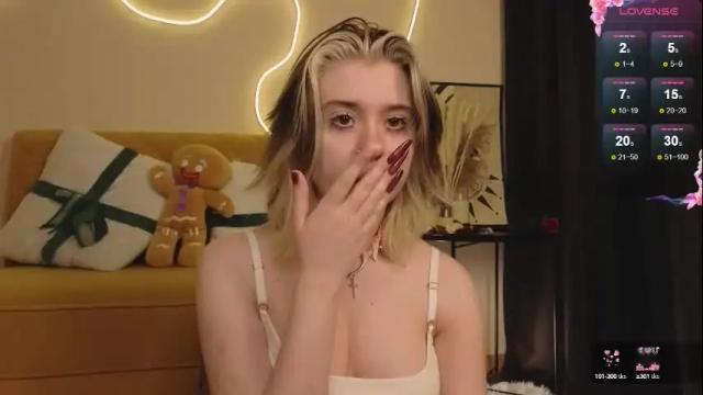 Image 6 of moore_iris Stream on Chaturbate on 4 months ago