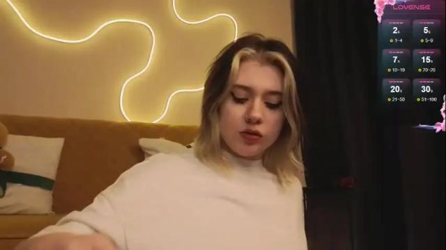 Image 12 of moore_iris Stream on Chaturbate on 4 months ago