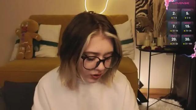 Thumbnail 3, moore_iris's Stream at Chaturbate, 4 months ago