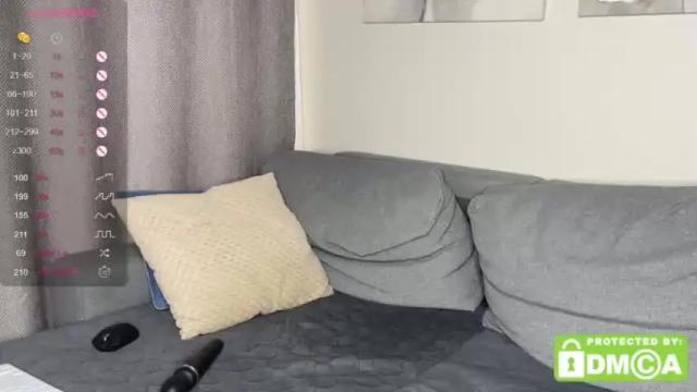 Image 2 of moorelina Stream on Chaturbate on 16 months ago