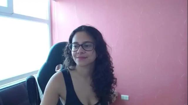 Image 4 of mora_haze Stream on Chaturbate on 1 month ago