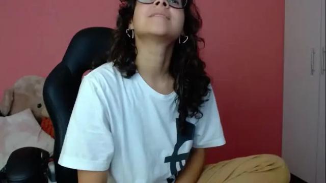 Image 10 of mora_haze Stream on Chaturbate on 1 month ago