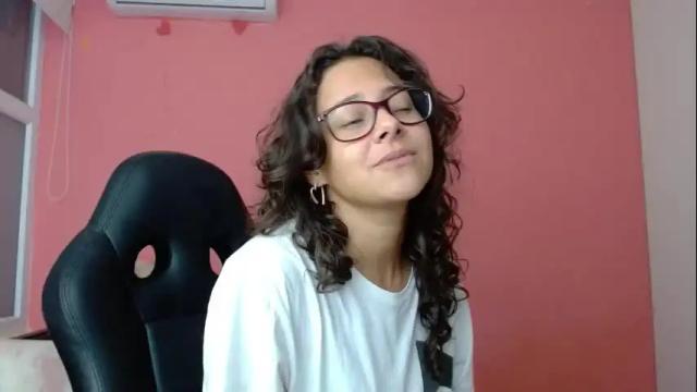 Image 11 of mora_haze Stream on Chaturbate on 1 month ago