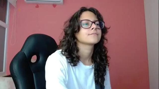 Image 12 of mora_haze Stream on Chaturbate on 1 month ago