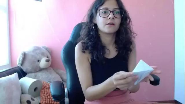 Image 12 of mora_haze Stream on Chaturbate on 1 month ago