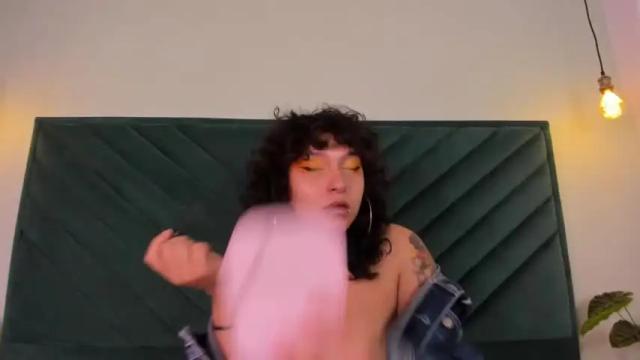 Image 4 of moraazul_sweet_ Stream on Chaturbate on 15 months ago