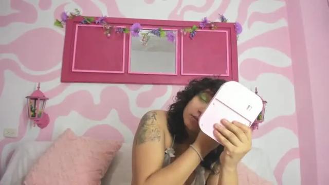 Image 2 of moraazul_sweet_ Stream on Chaturbate on 13 months ago