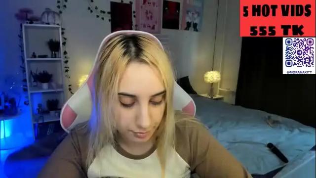 Image 12 of moranakit Stream on Chaturbate on 17 days ago