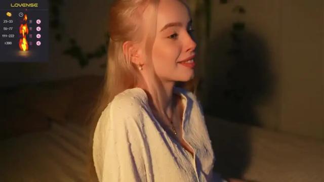 Image 3 of mother__of__dragons Stream on Chaturbate on 12 months ago