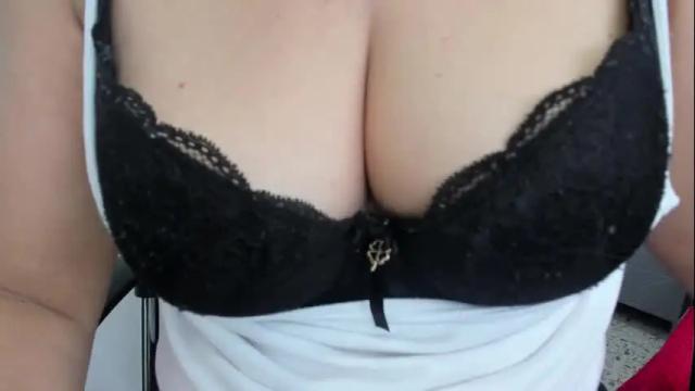 Image 3 of moxa_hot Stream on Chaturbate on 13 days ago