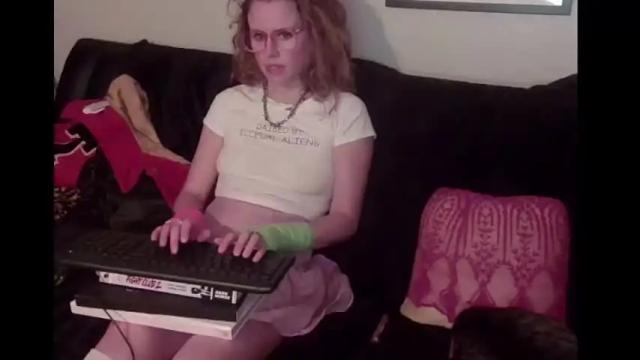 Image 3 of moxiecakes Stream on Chaturbate on 18 months ago