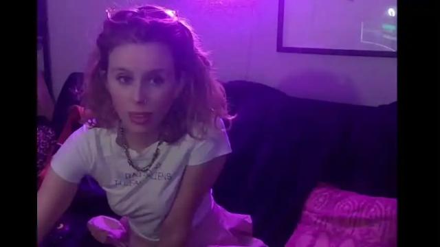 Image 8 of moxiecakes Stream on Chaturbate on 18 months ago