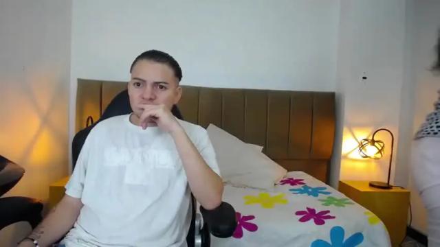 Image 2 of mrjhosonn_penny Stream on Chaturbate on 13 months ago