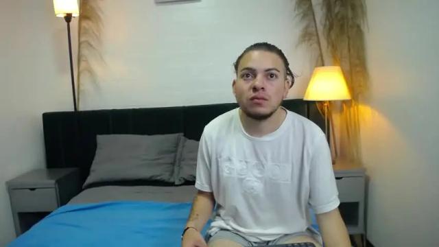 Image 4 of mrjhosonn_penny Stream on Chaturbate on 12 months ago