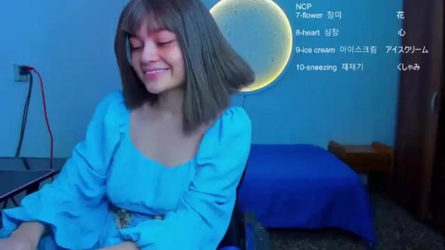 Image 2 of mrs_grinch Stream on Chaturbate on 17 months ago