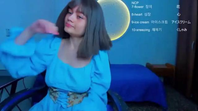 Image 4 of mrs_grinch Stream on Chaturbate on 17 months ago