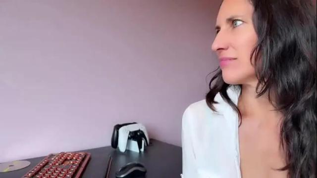Image 2 of mrsjanetm Stream on Chaturbate on 9 days ago