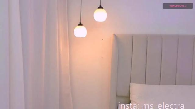 Image 2 of ms_electra Stream on Chaturbate on 19 months ago