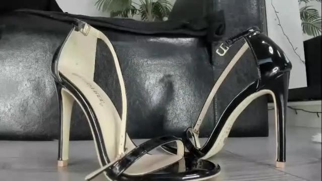 Image 3 of ms_enigma Stream on Chaturbate on 4 months ago