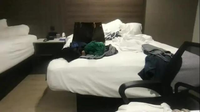 Image 10 of msjonemillion Stream on Chaturbate on 1 month ago