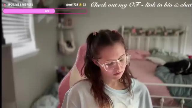 Image 6 of musclemommy426347 Stream on Chaturbate on 27 days ago